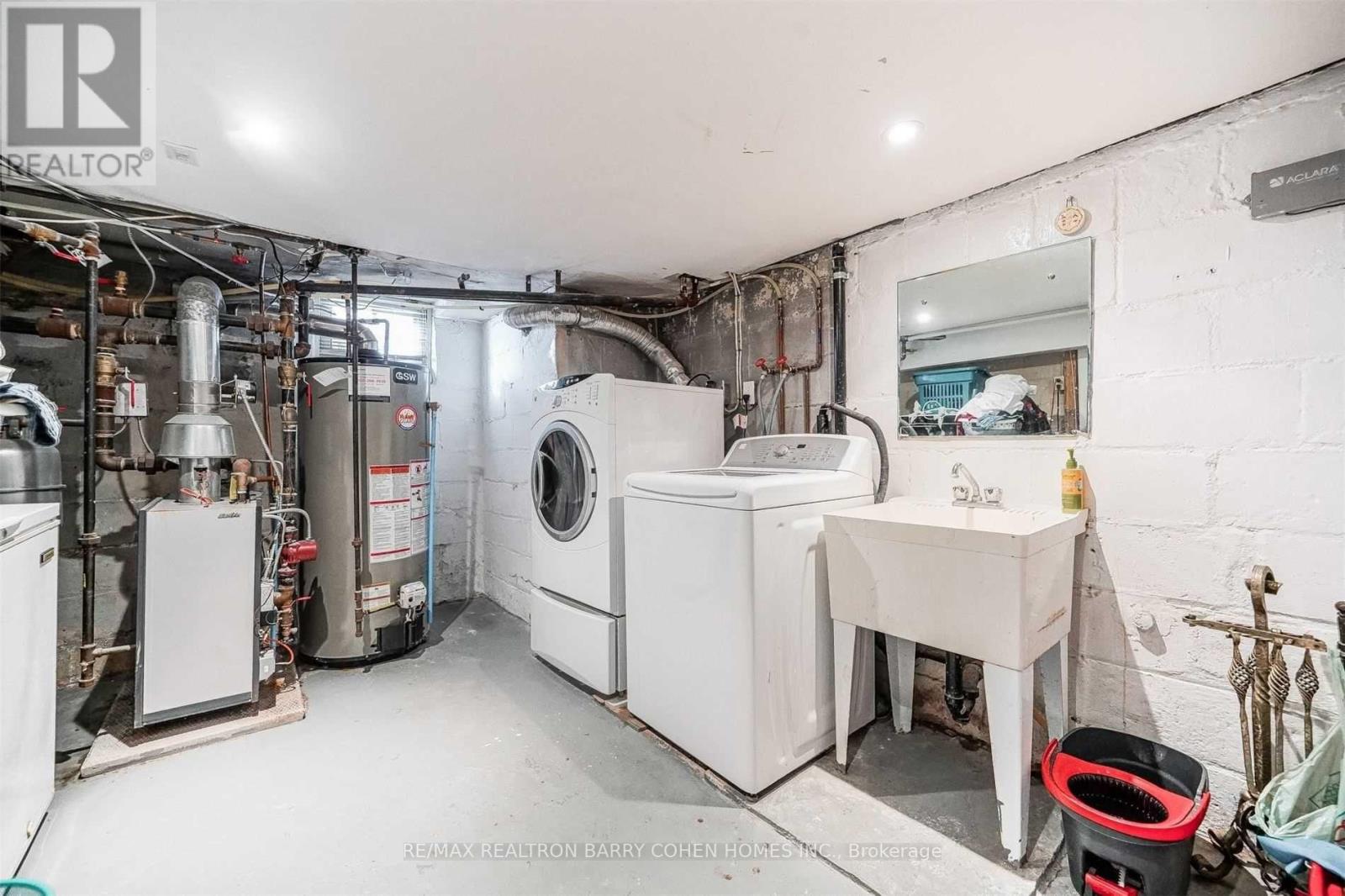 Lower Level - 3 Fairleigh Crescent, Toronto, Ontario  M6C 3R7 - Photo 10 - C12142054