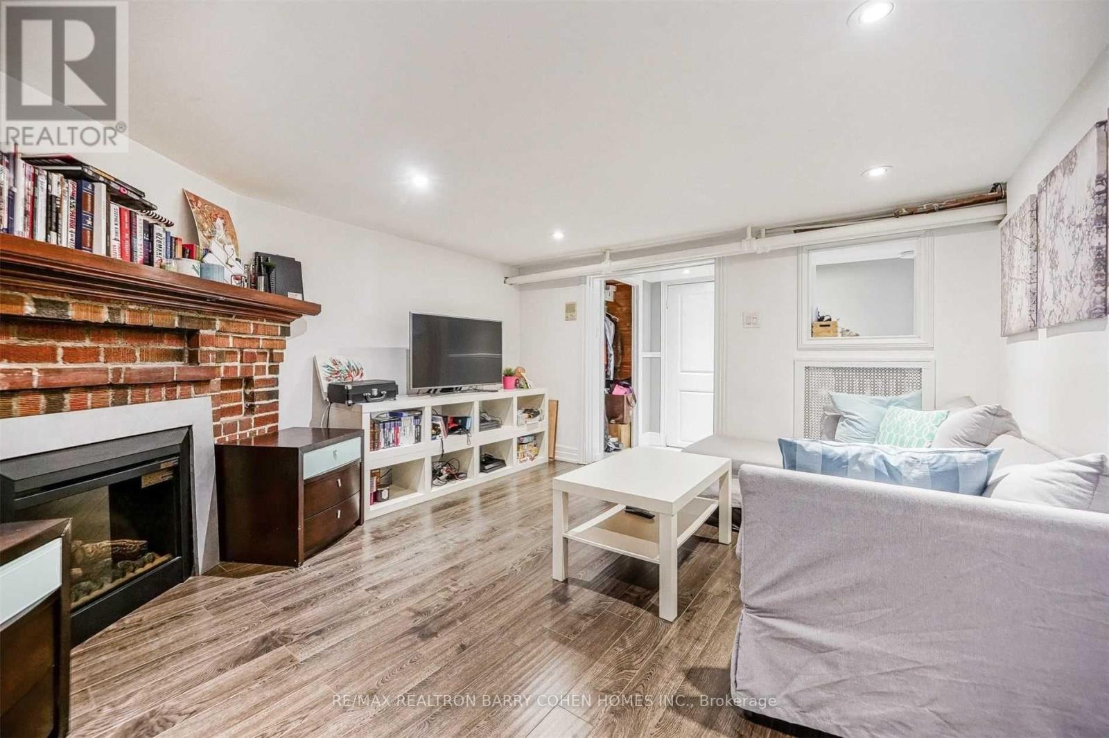 Lower Level - 3 Fairleigh Crescent, Toronto, Ontario  M6C 3R7 - Photo 4 - C12142054
