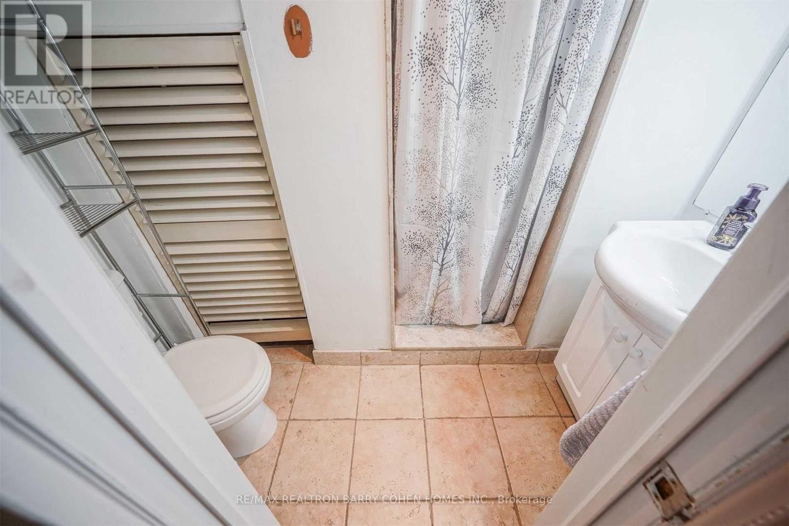 Lower Level - 3 Fairleigh Crescent, Toronto, Ontario  M6C 3R7 - Photo 9 - C12142054