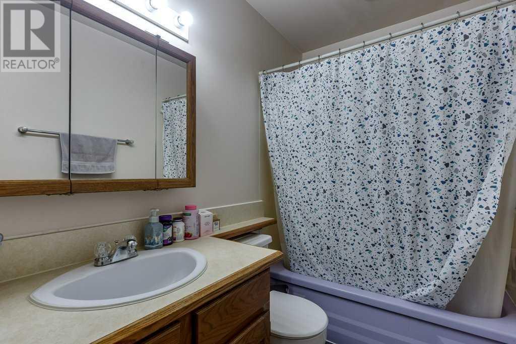 31 Orchard Green, Red Deer, Alberta  T4N 5B6 - Photo 15 - A2216408