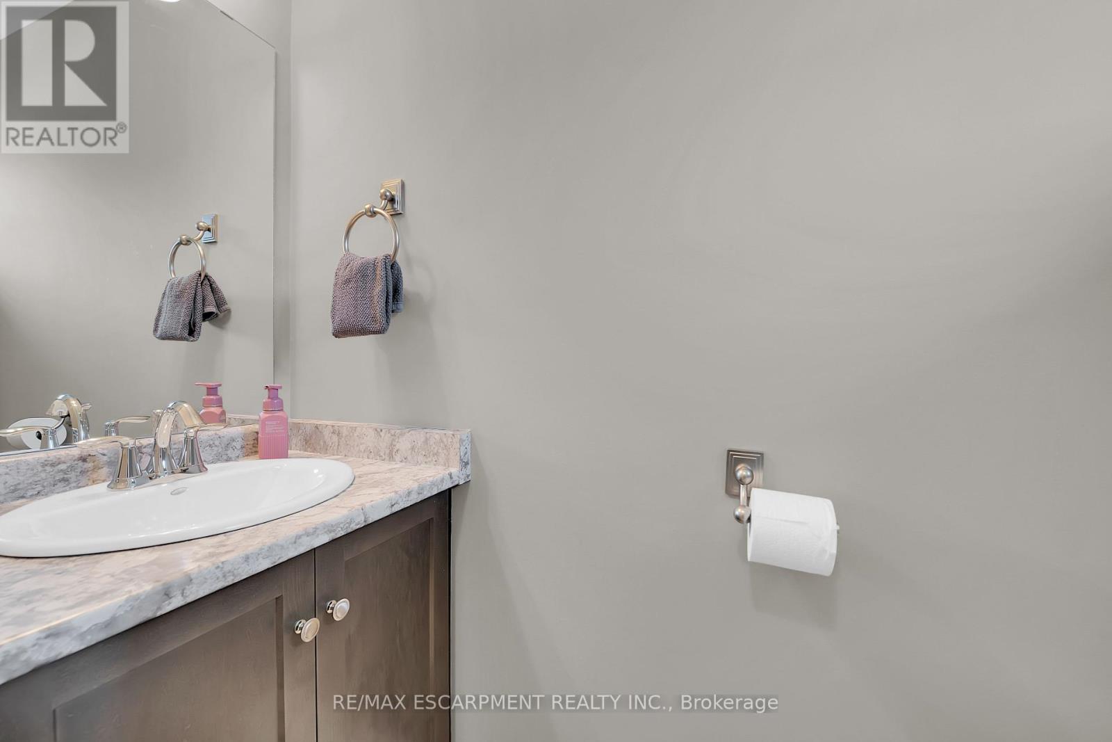 137 Kinsman Drive, Hamilton, Ontario  L0R 1C0 - Photo 23 - X12141980