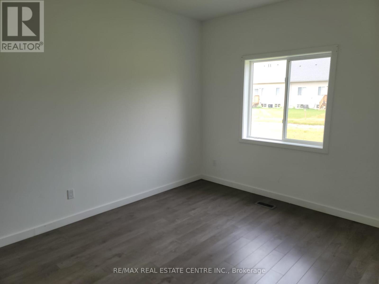 Property at 356 ALBERTA STREET image 3