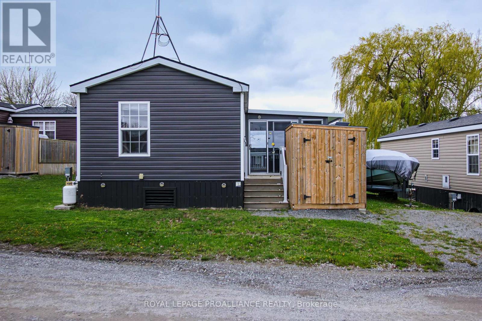 3 Cherry Beach Lane - 486 County Road 18, Prince Edward County, Ontario  K0K 1P0 - Photo 4 - X12141997