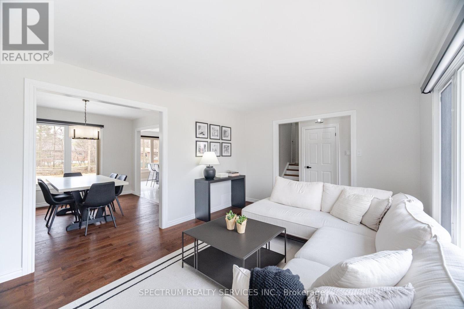 52 French Crescent, East Gwillimbury, Ontario  L9N 1J9 - Photo 11 - N12142128