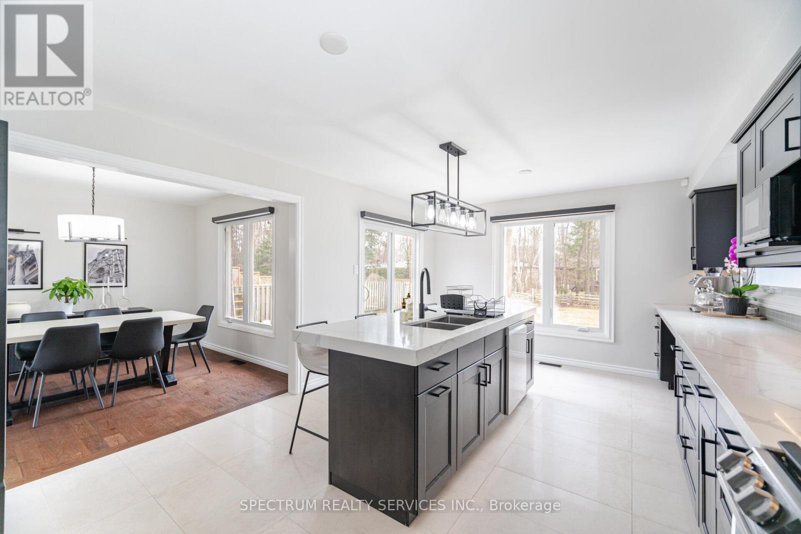 52 French Crescent, East Gwillimbury, Ontario  L9N 1J9 - Photo 14 - N12142128