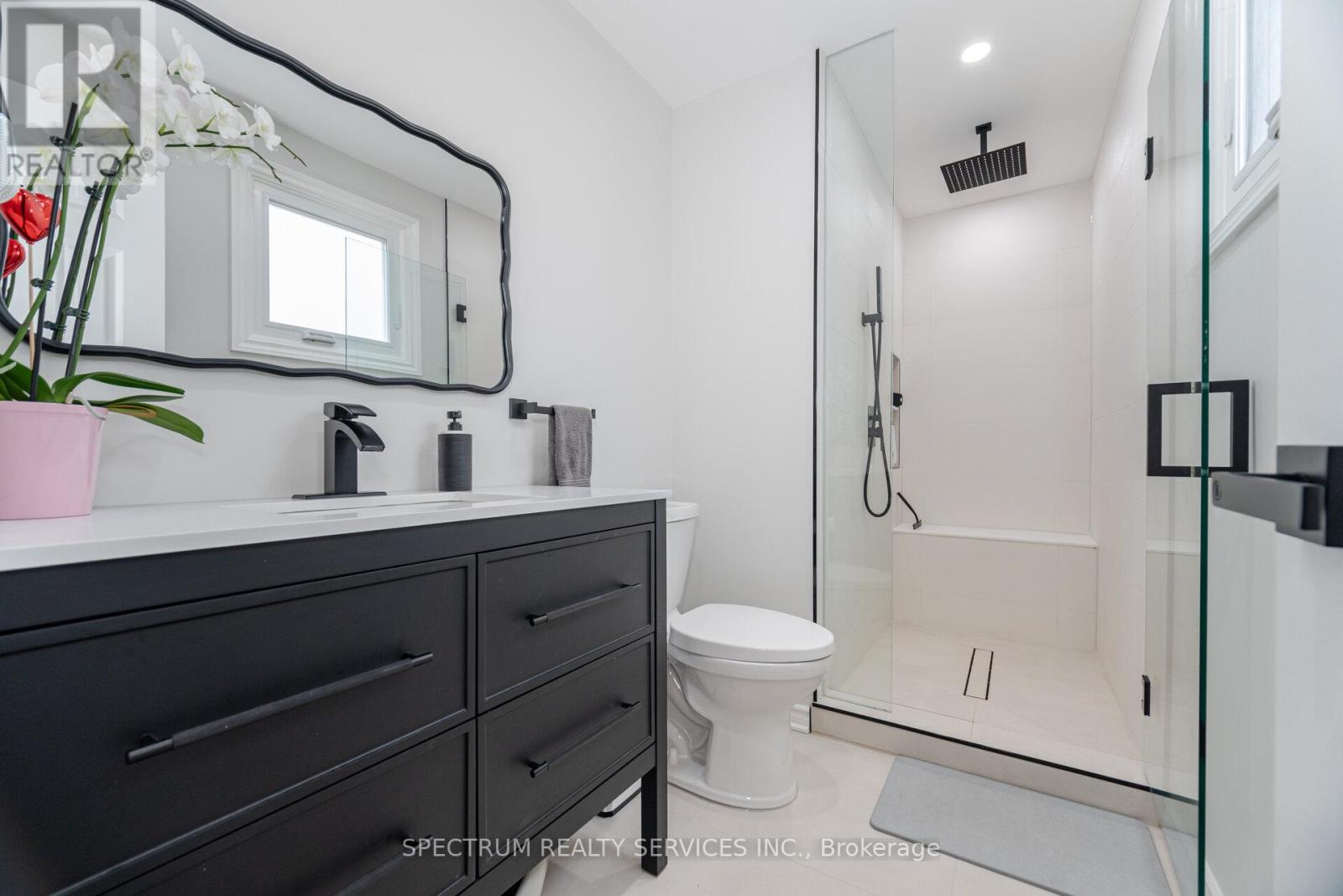 52 French Crescent, East Gwillimbury, Ontario  L9N 1J9 - Photo 25 - N12142128