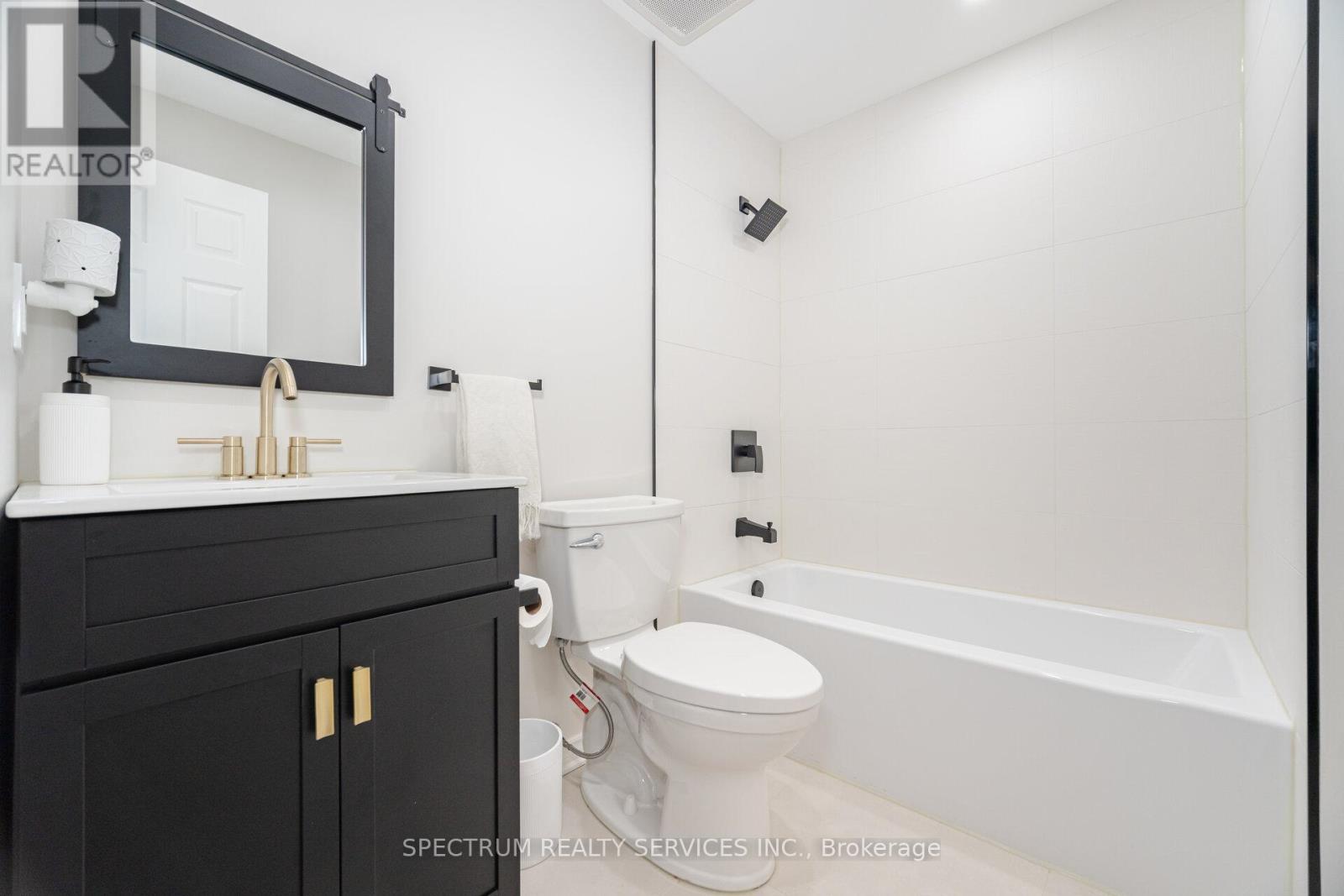 52 French Crescent, East Gwillimbury, Ontario  L9N 1J9 - Photo 30 - N12142128