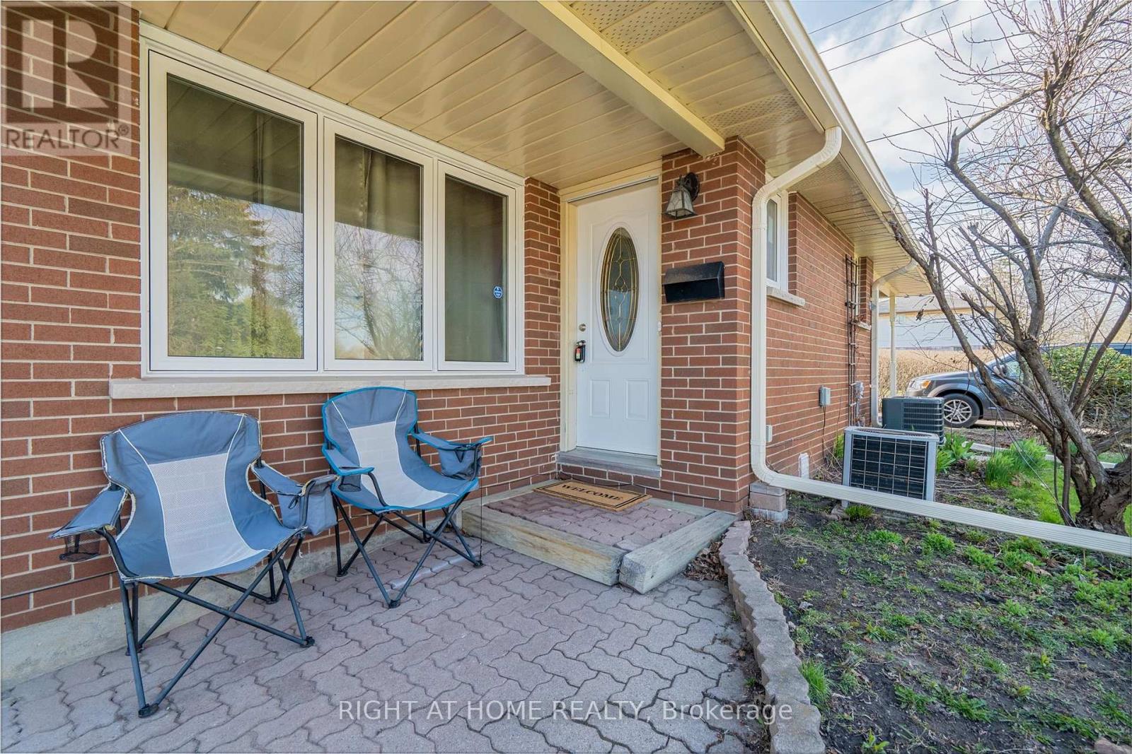 270 Coventry Court, Oshawa, Ontario  L1G 6H3 - Photo 3 - E12142228