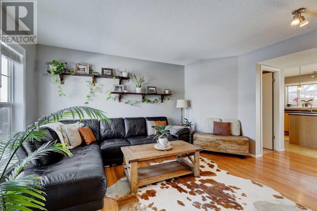 Property at 229 Elgin Place SE image 5