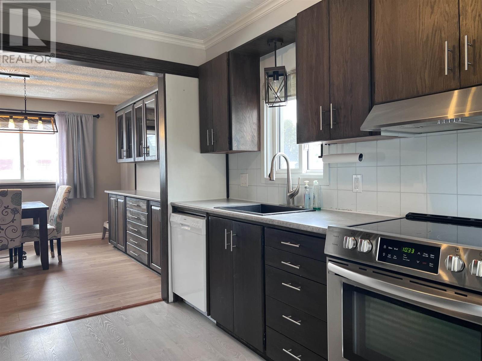 Property at 72 Hudson DR image 3