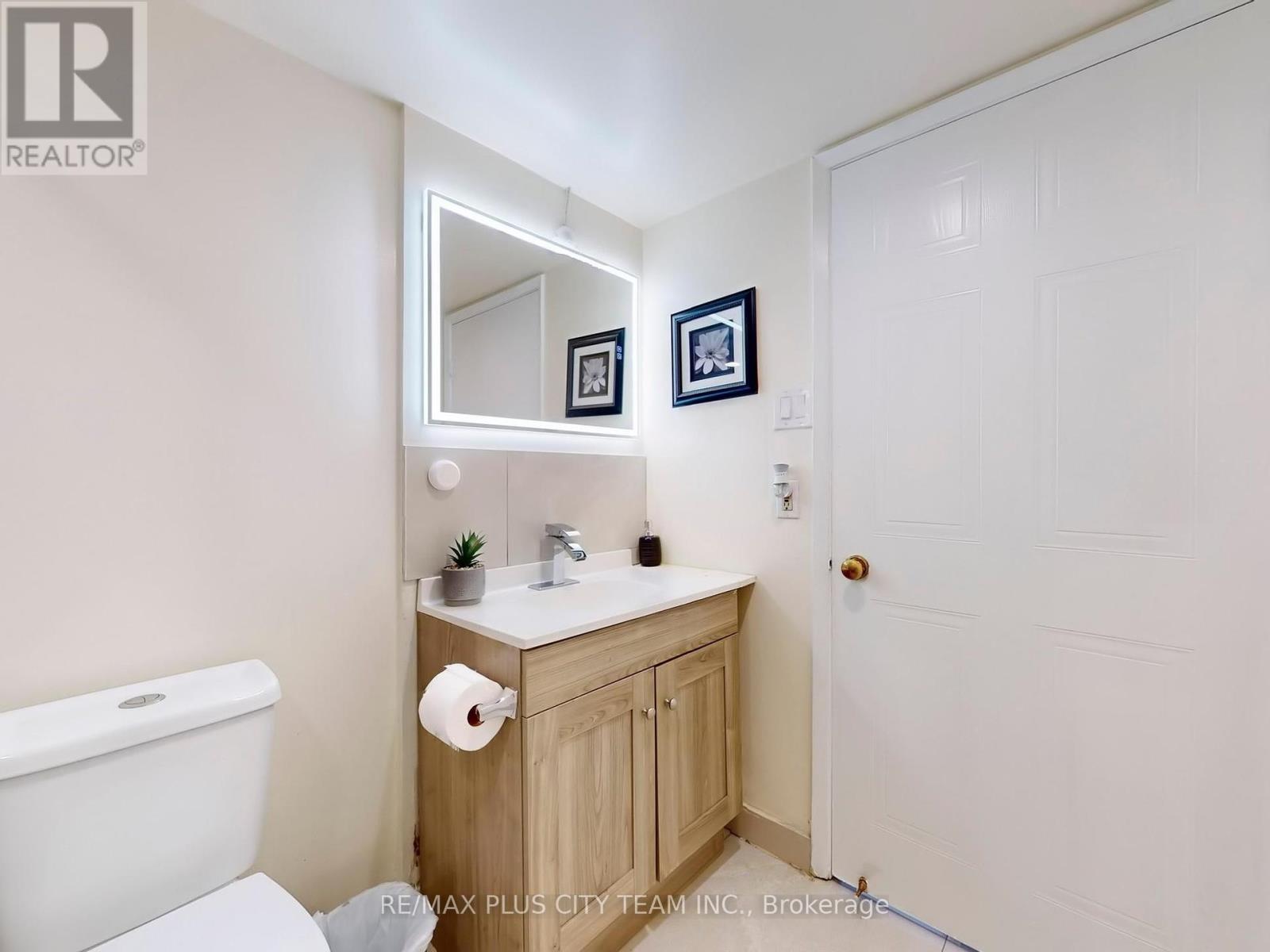 605 - 25 Fairview Road W, Mississauga, Ontario  L5B 3Y8 - Photo 16 - W12142114