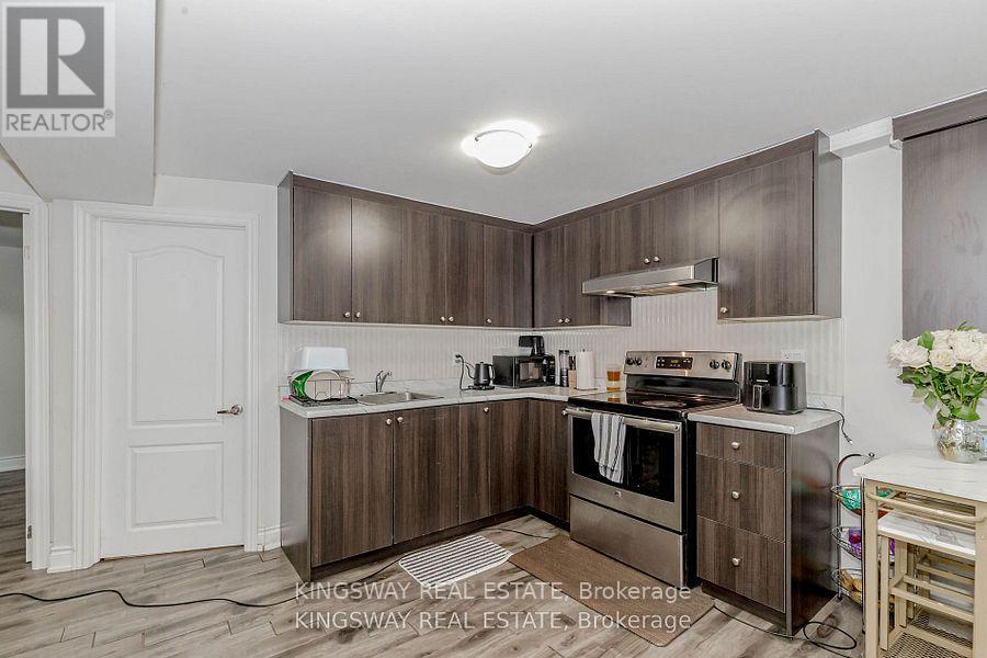 1395 Tyneburn Crescent, Mississauga, Ontario  L4X 1P6 - Photo 16 - W12142118