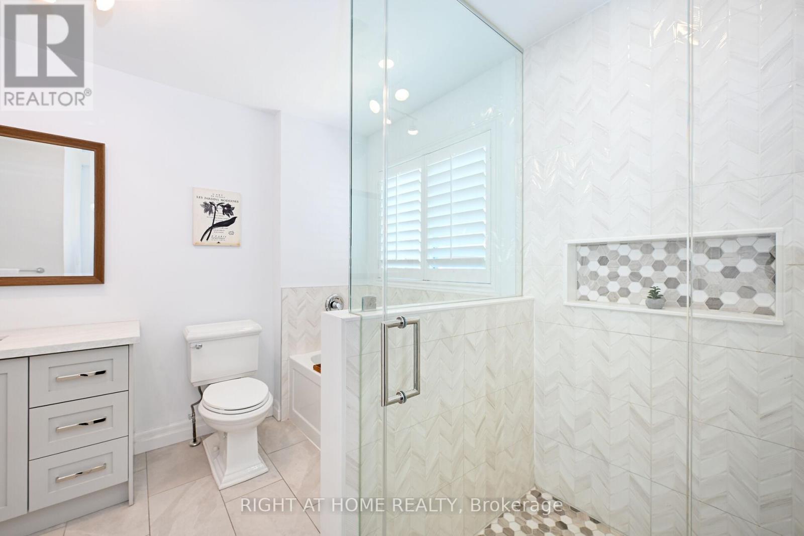 5847 Terrapark Trail, Mississauga (Churchill Meadows), Ontario  L5M 6S1 - Photo 17 - W12142125