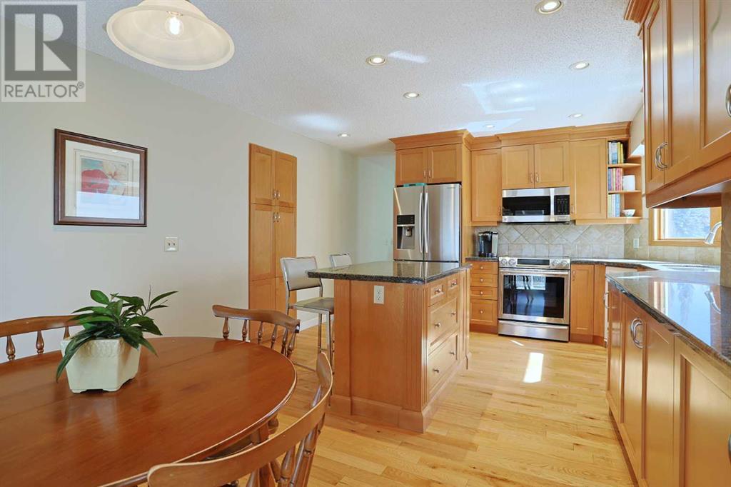 Property at 75 Scenic Glen Crescent NW image 3
