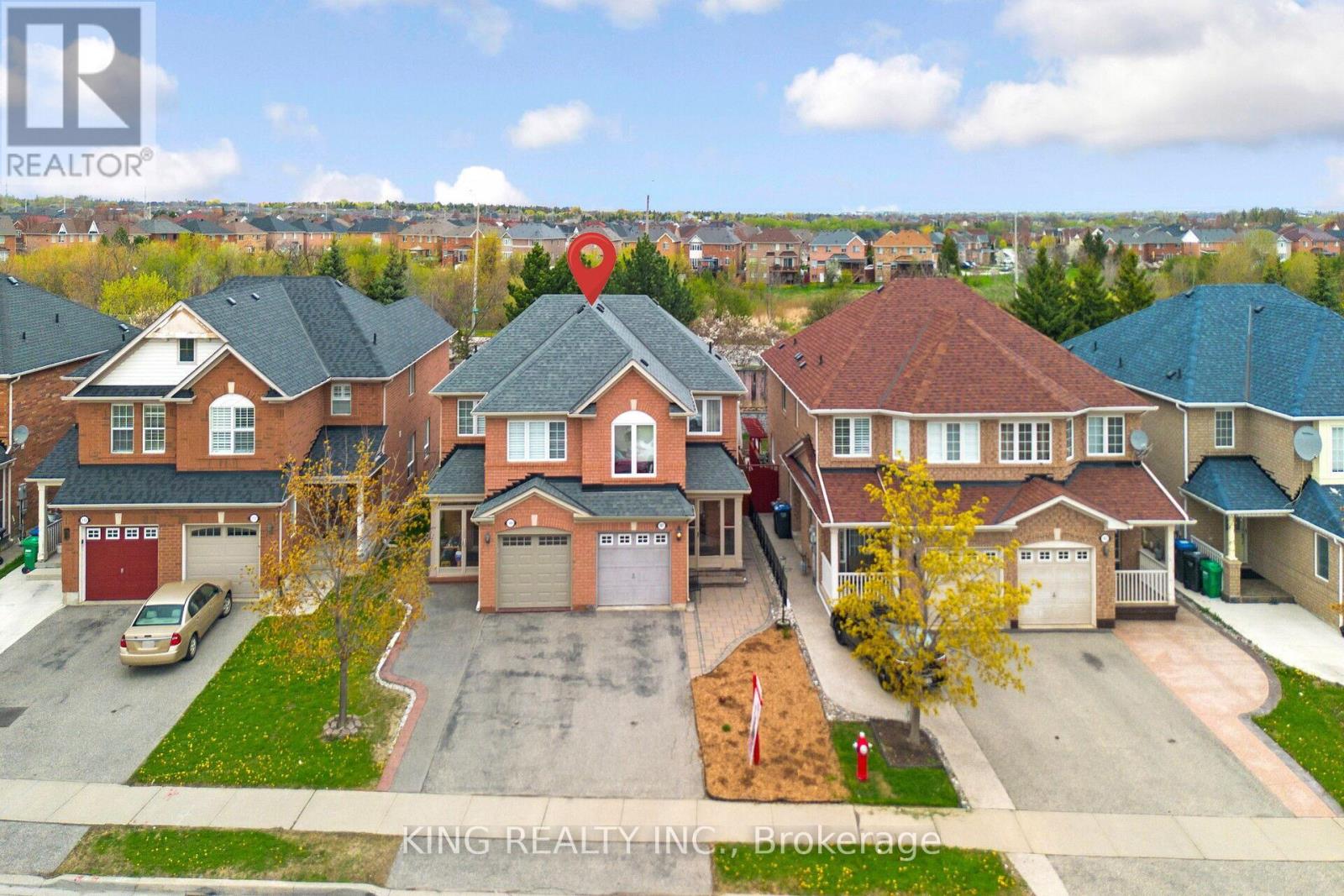 107 Herdwick Street, Brampton, Ontario  L6S 0A5 - Photo 1 - W12138252