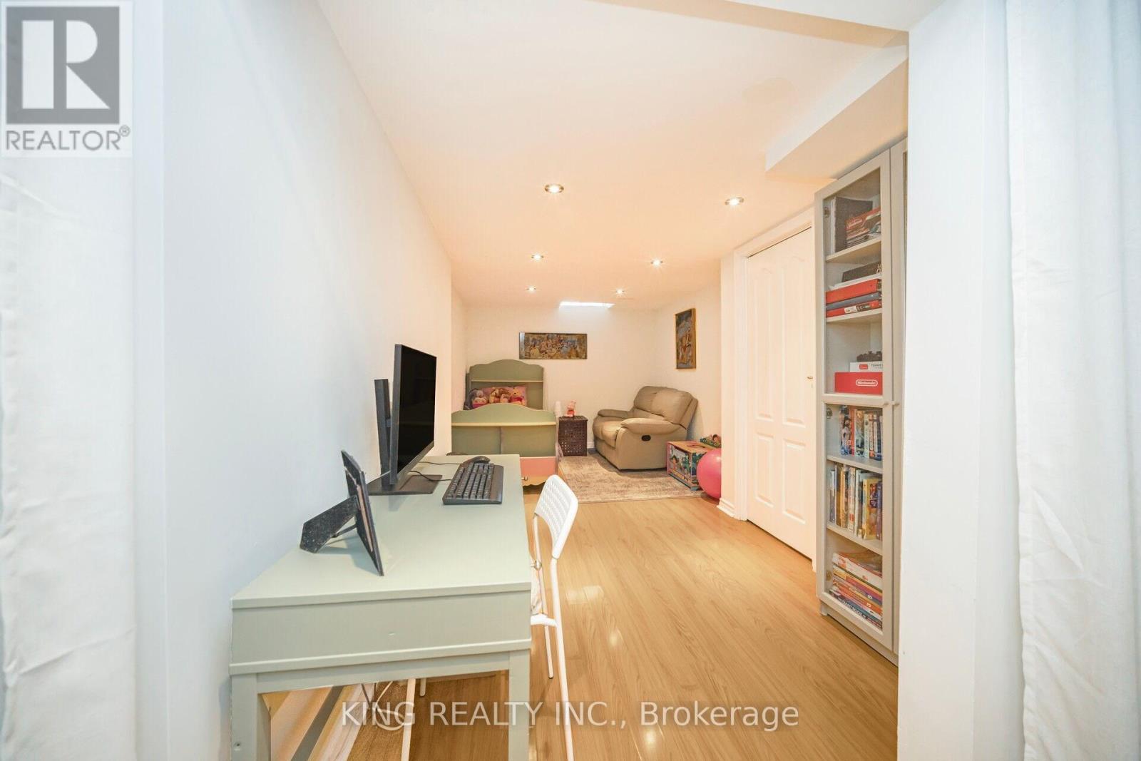 107 Herdwick Street, Brampton, Ontario  L6S 0A5 - Photo 35 - W12138252
