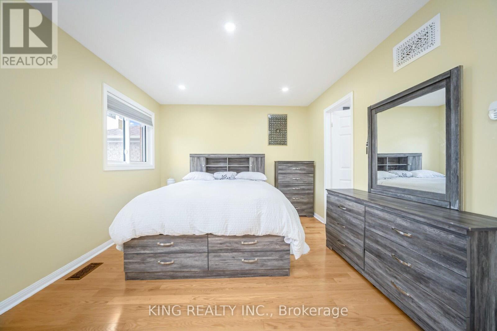 107 Herdwick Street, Brampton, Ontario  L6S 0A5 - Photo 29 - W12138252
