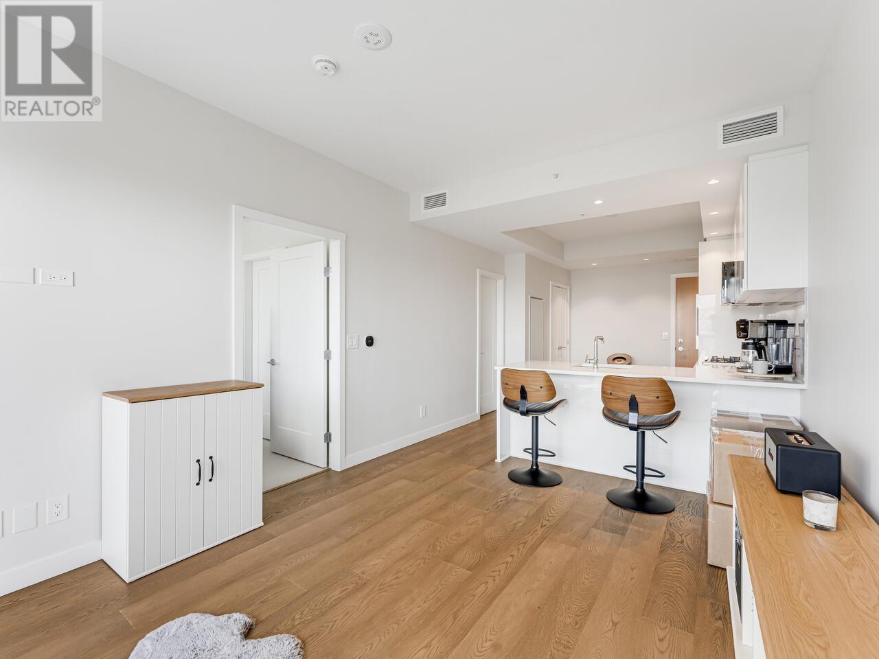 Property at 1704 5608 BERTON AVENUE image 4