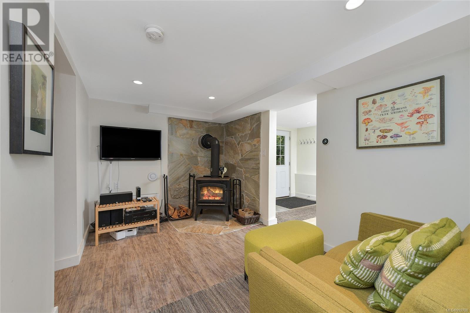 Property at 532 Aya Reach Rd image 3