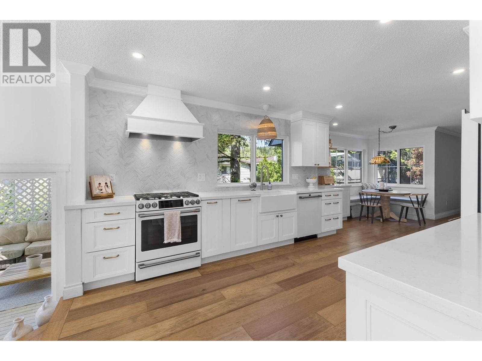 Property at 1682 W 21ST STREET image 3