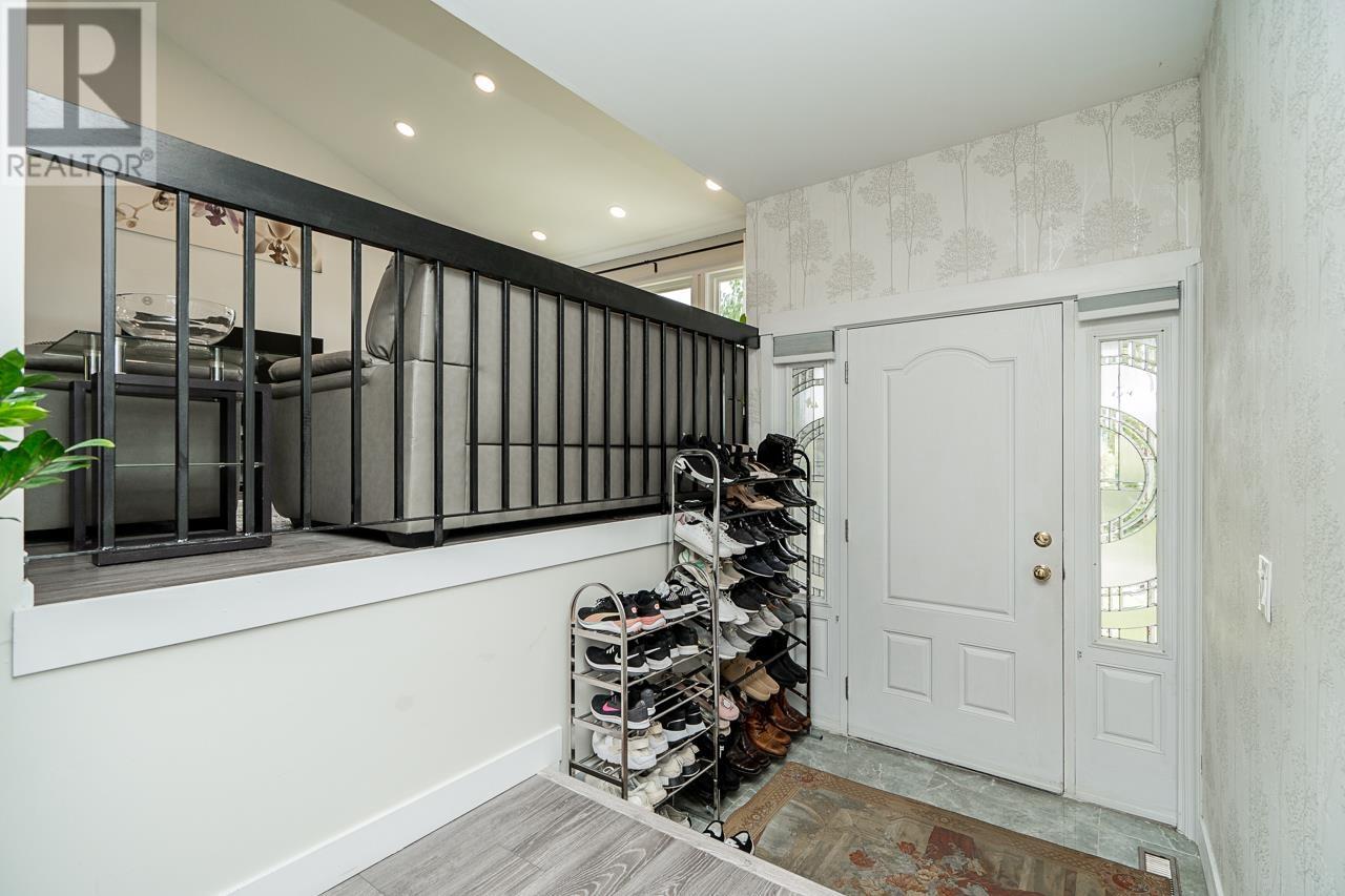 1334 Lansdowne Drive, Coquitlam, British Columbia  V3E 1K6 - Photo 2 - R3001359