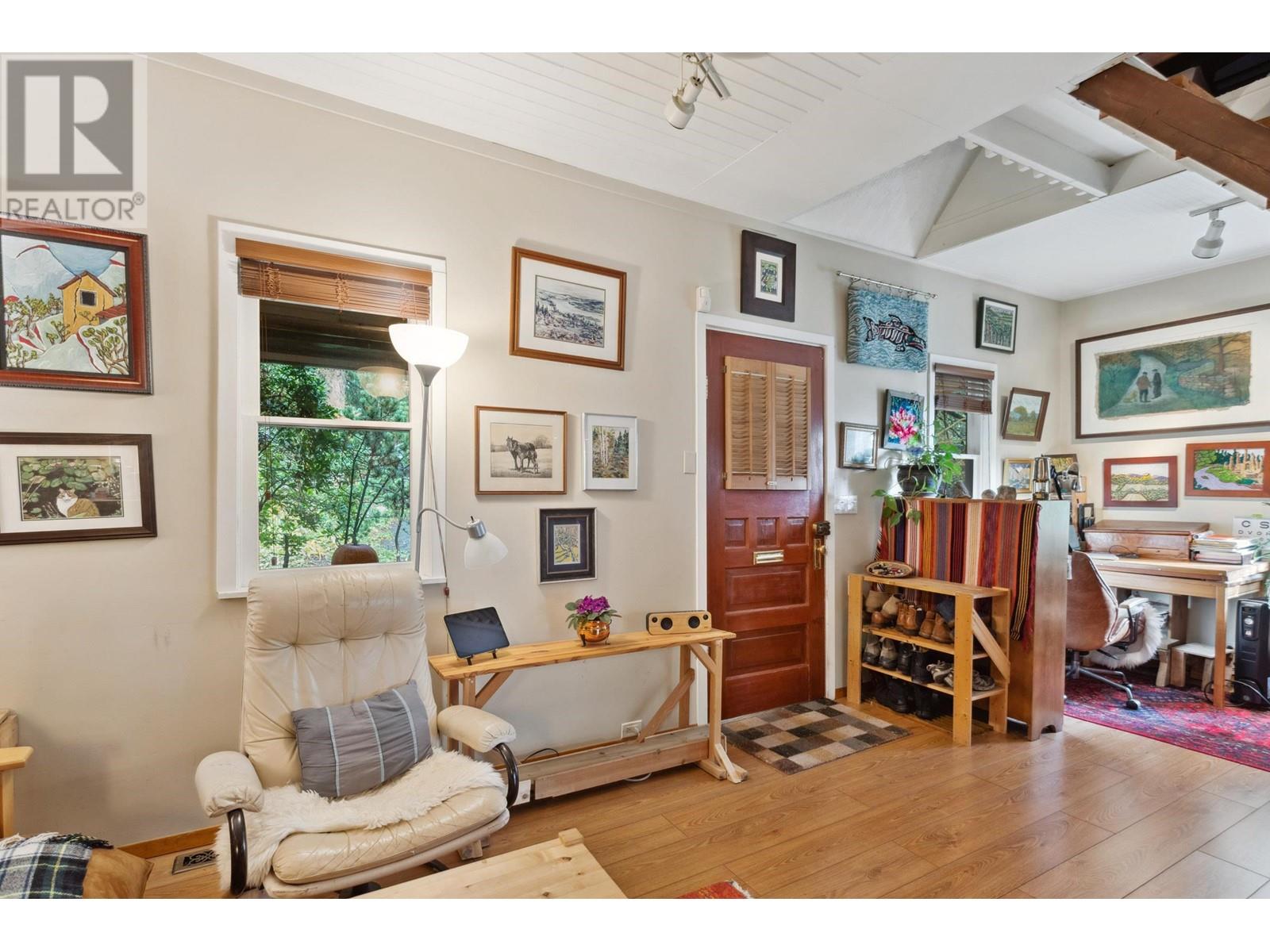 Property at 713 E ST. JAMES ROAD image 3