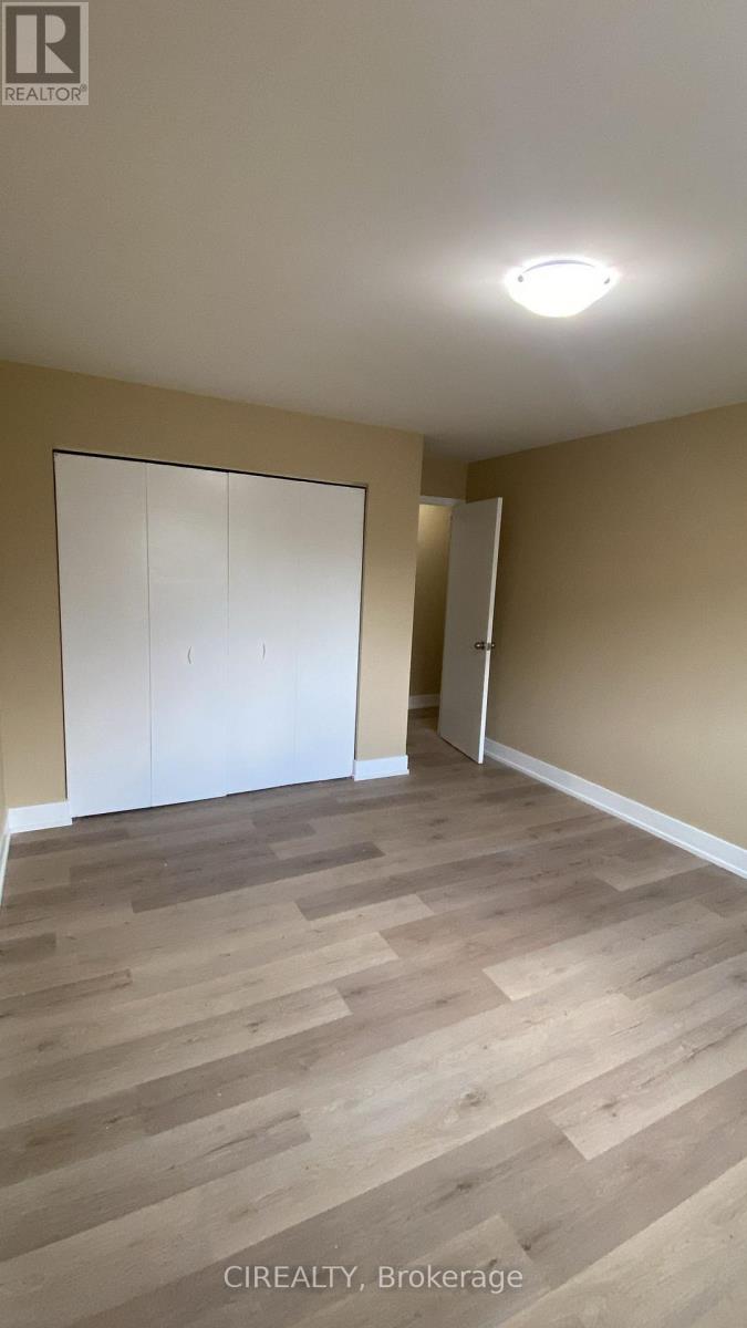 242 Avalon Place, Kitchener, Ontario  N2M 4N9 - Photo 15 - X12142074