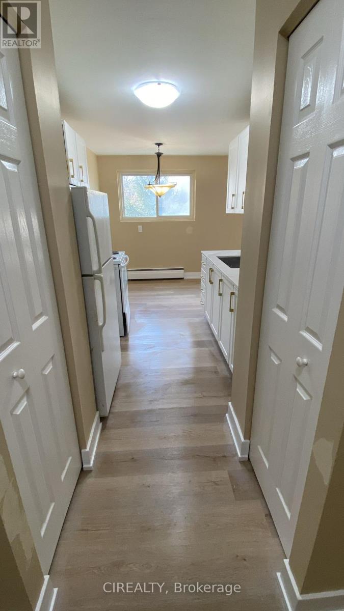 242 Avalon Place, Kitchener, Ontario  N2M 4N9 - Photo 3 - X12142074
