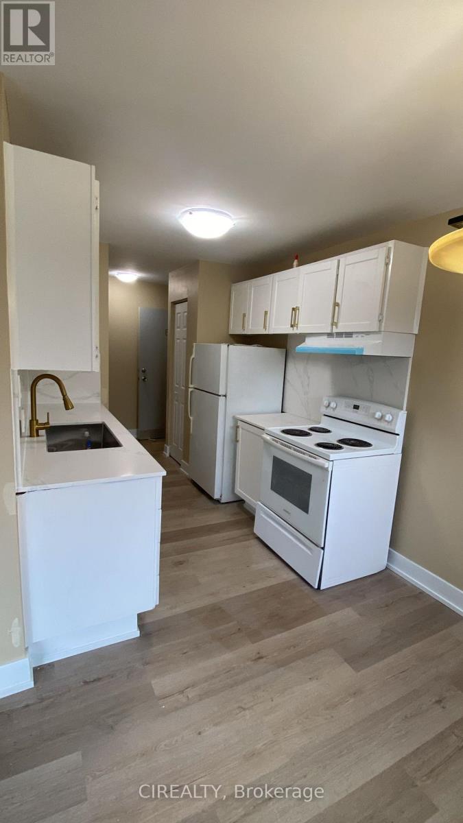 242 Avalon Place, Kitchener, Ontario  N2M 4N9 - Photo 5 - X12142074