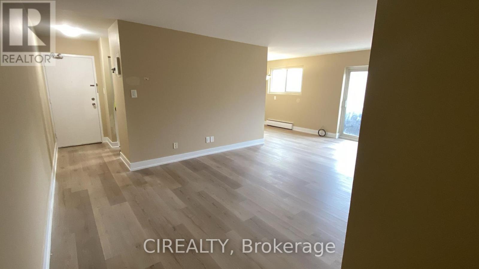242 Avalon Place, Kitchener, Ontario  N2M 4N9 - Photo 9 - X12142074