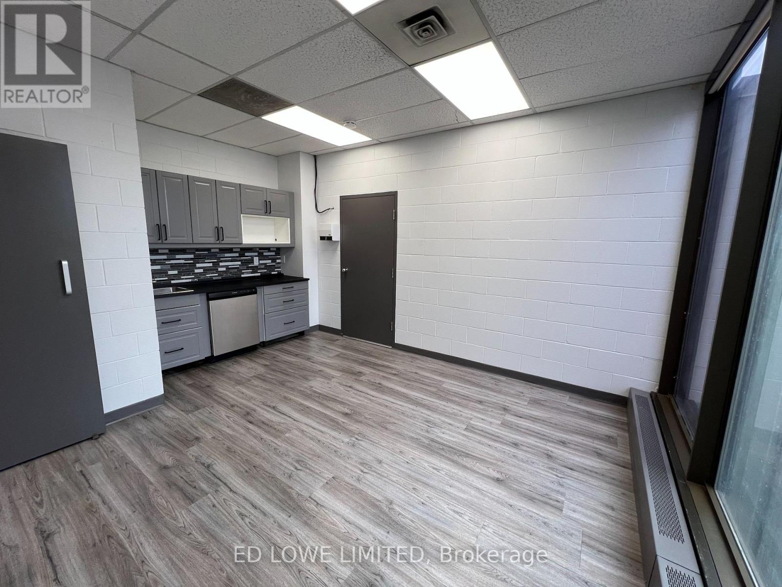2a - 130 Esna Park Drive, Markham, Ontario  L3R 1E3 - Photo 10 - N12130553