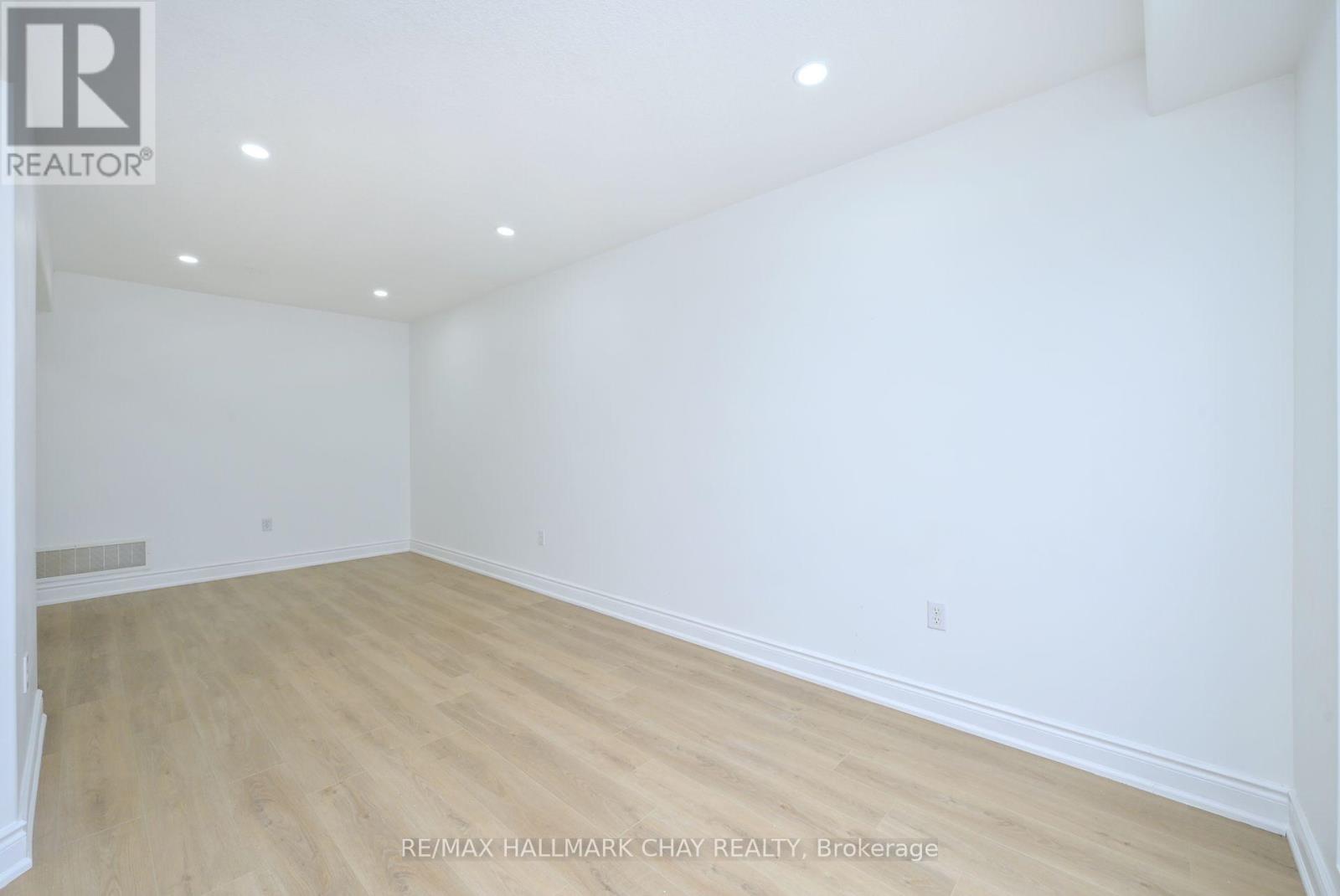 69 Wallace Street, New Tecumseth, Ontario  L9R 2G6 - Photo 7 - N12130086