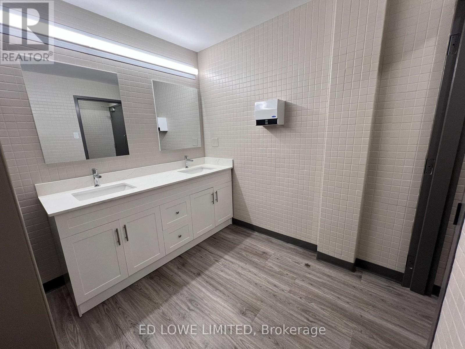 2a - 130 Esna Park Drive, Markham, Ontario  L3R 1E3 - Photo 13 - N12130553