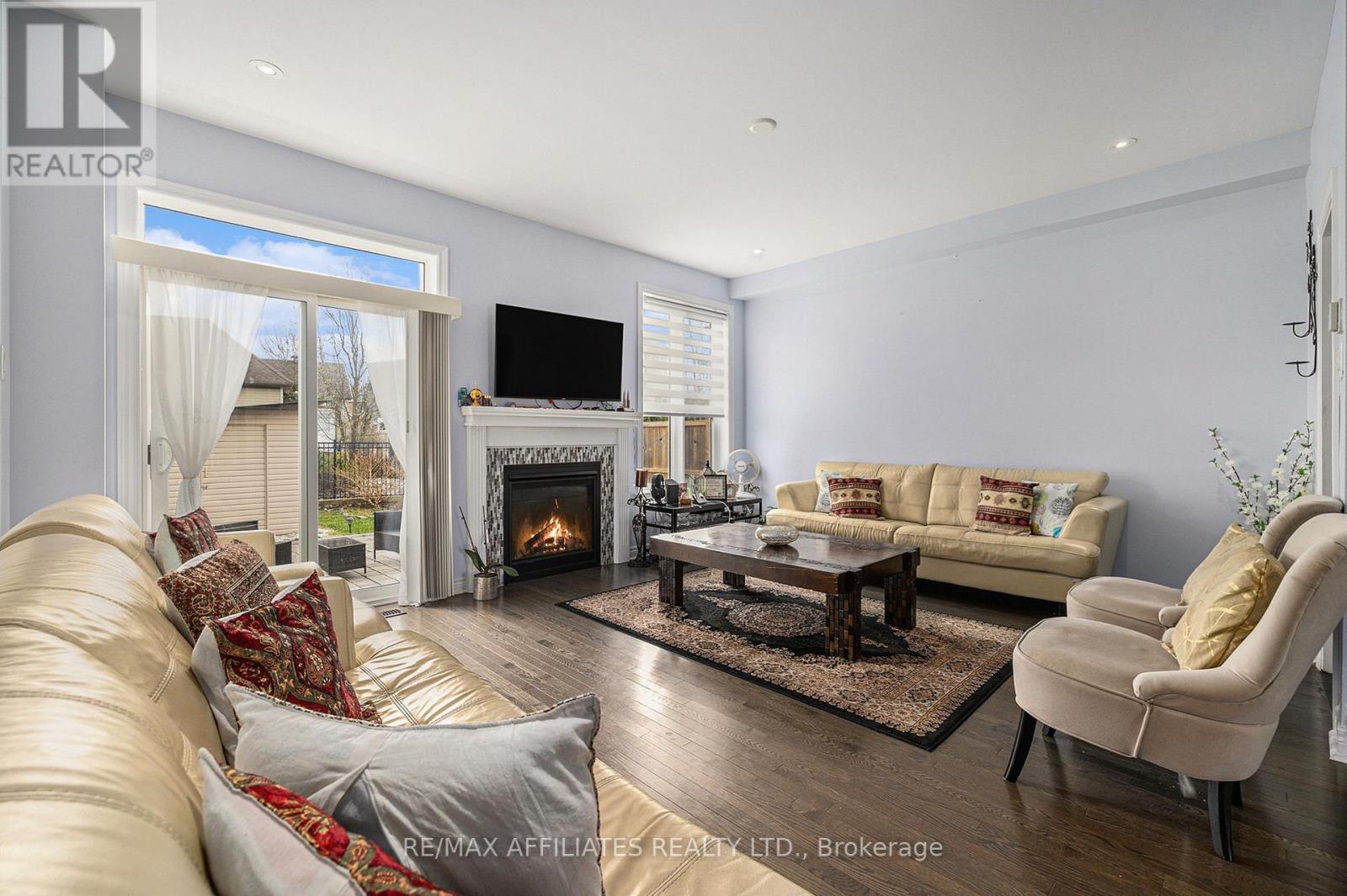 64 Watershield Ridge, Ottawa, Ontario  K2J 5A4 - Photo 4 - X12142198