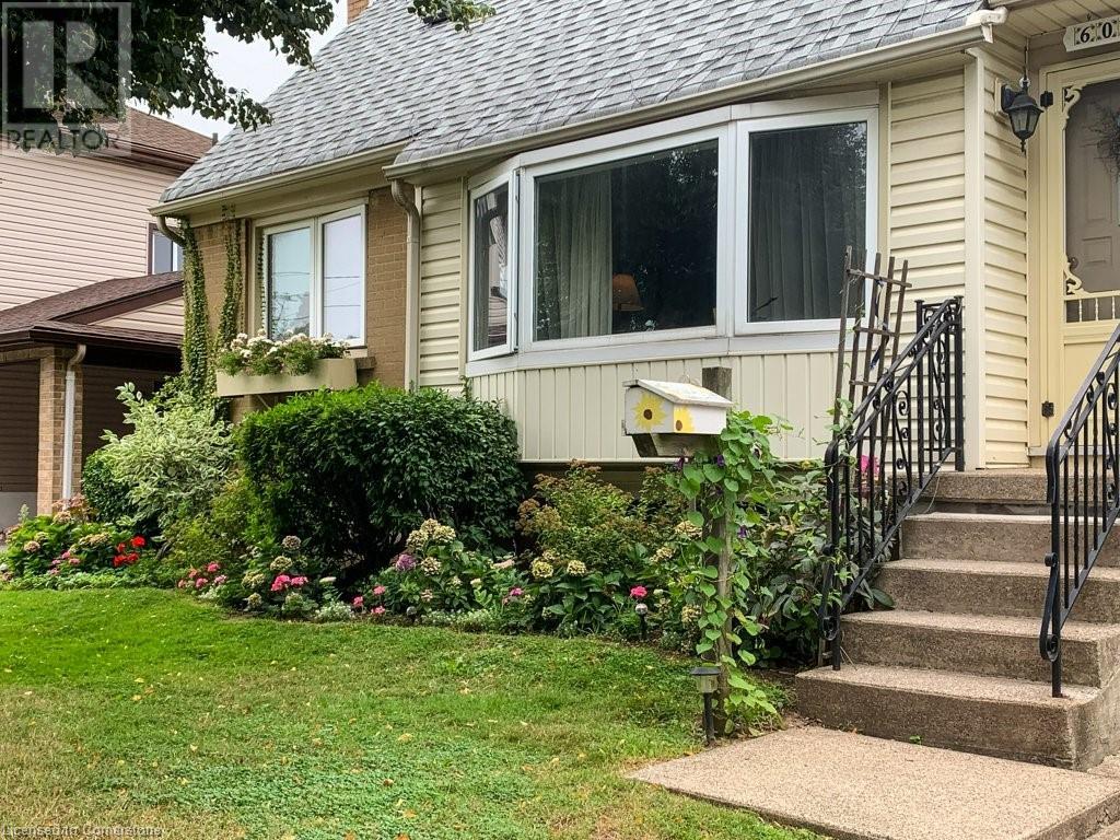 Property at 6067 BIAMONTE Parkway image 4
