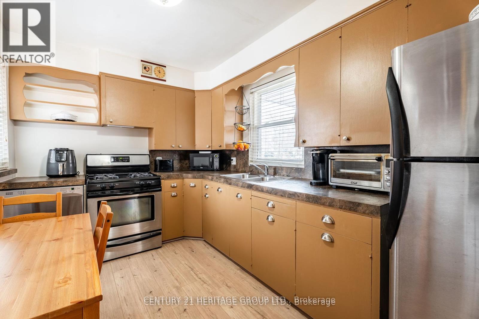 54 Sherwood Rise, Hamilton, Ontario  L8T 1N8 - Photo 13 - X12070063