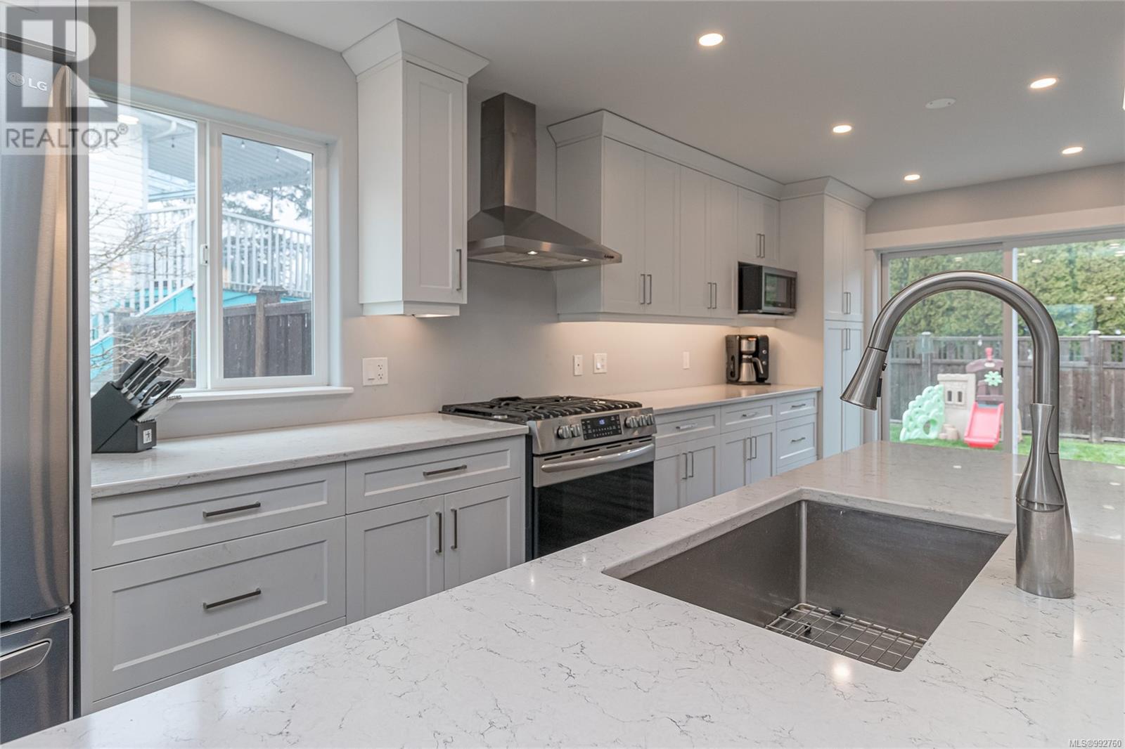 Property at 5274 Cormorant Pl image 2