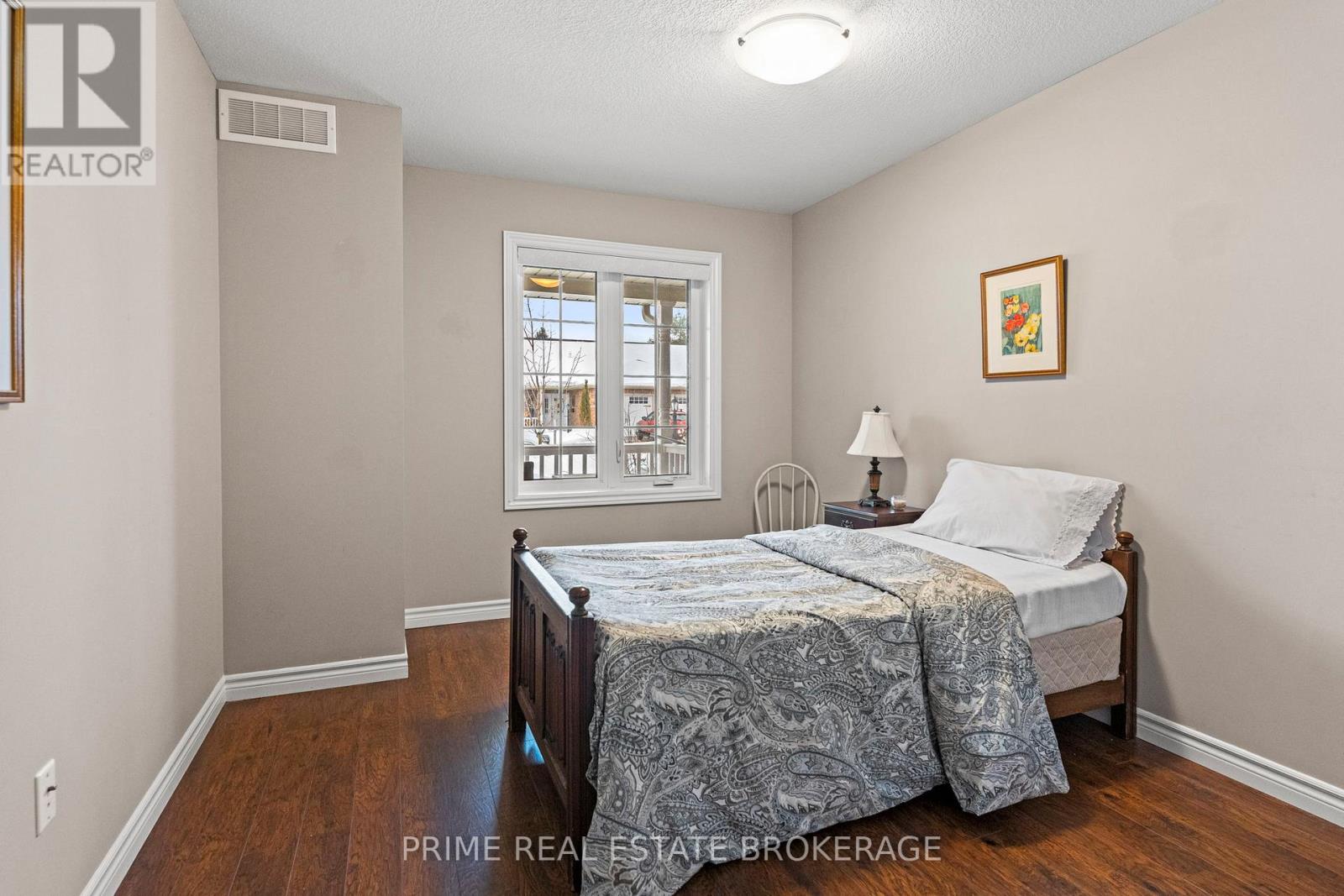 40 Devon Drive, South Huron, Ontario N0M 1S3 - Photo 11 - X11958166