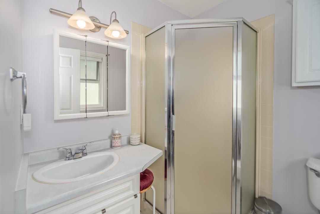 33275 Cherry Avenue, Mission, British Columbia  V2V 2V3 - Photo 20 - R3001306