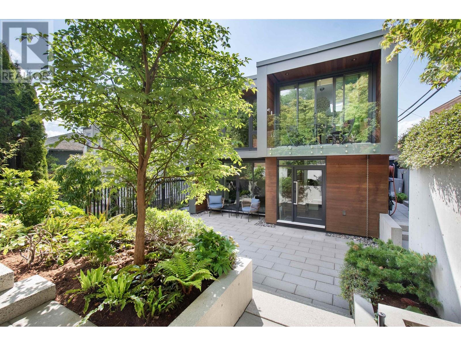 3895 Lonsdale Avenue, North Vancouver, British Columbia  V7N 3K8 - Photo 1 - R3001410