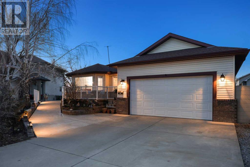 208 HIGHWOOD VILLAGE Place NW, High River, Alberta