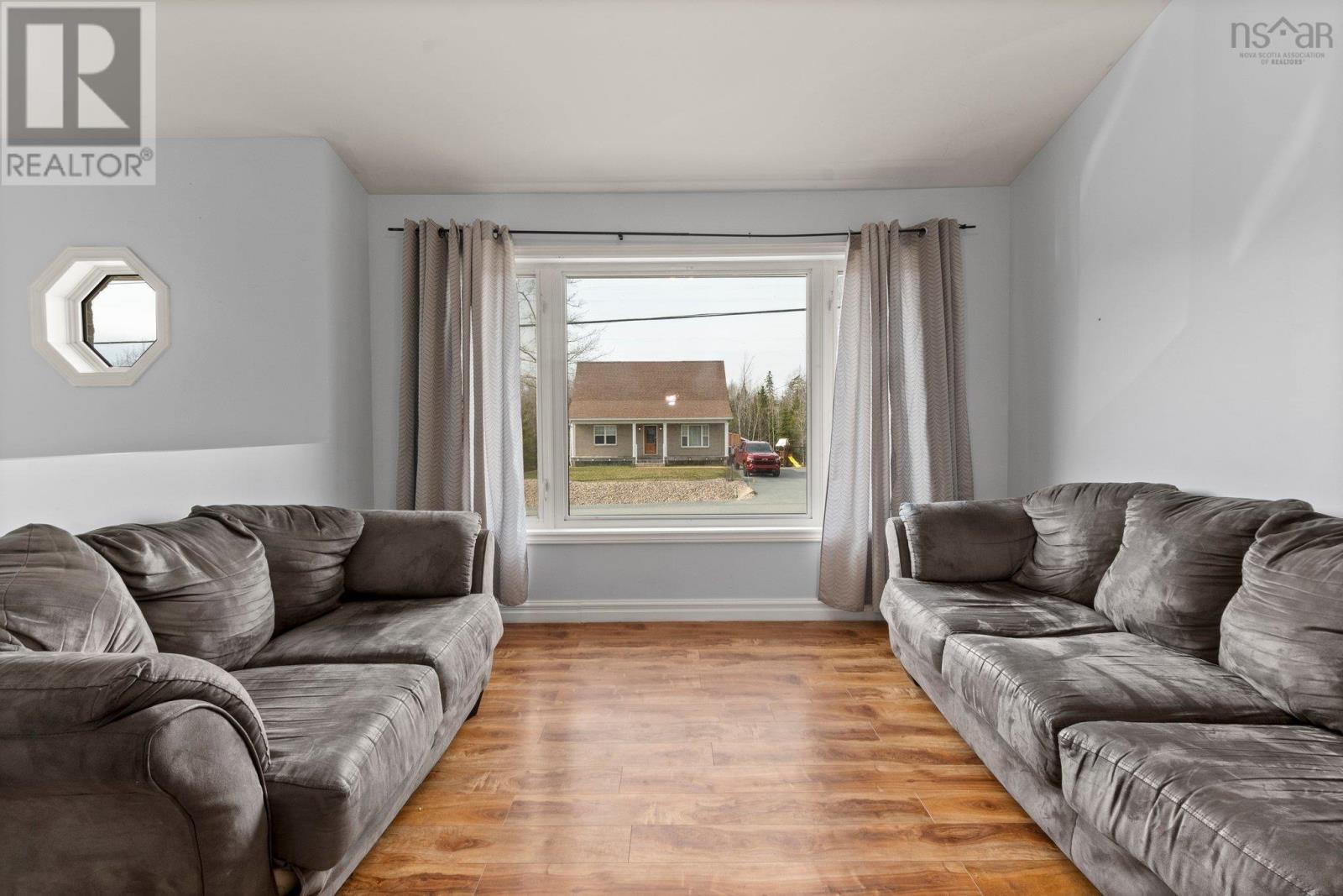 Property at 31 Carriage Lane image 4