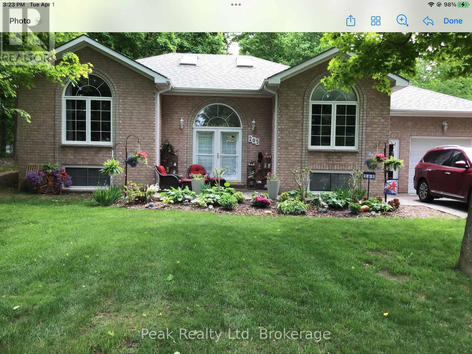 205 Birch Crescent, Huron-Kinloss, Ontario N0G 2R0 - Photo 2 - X12052651