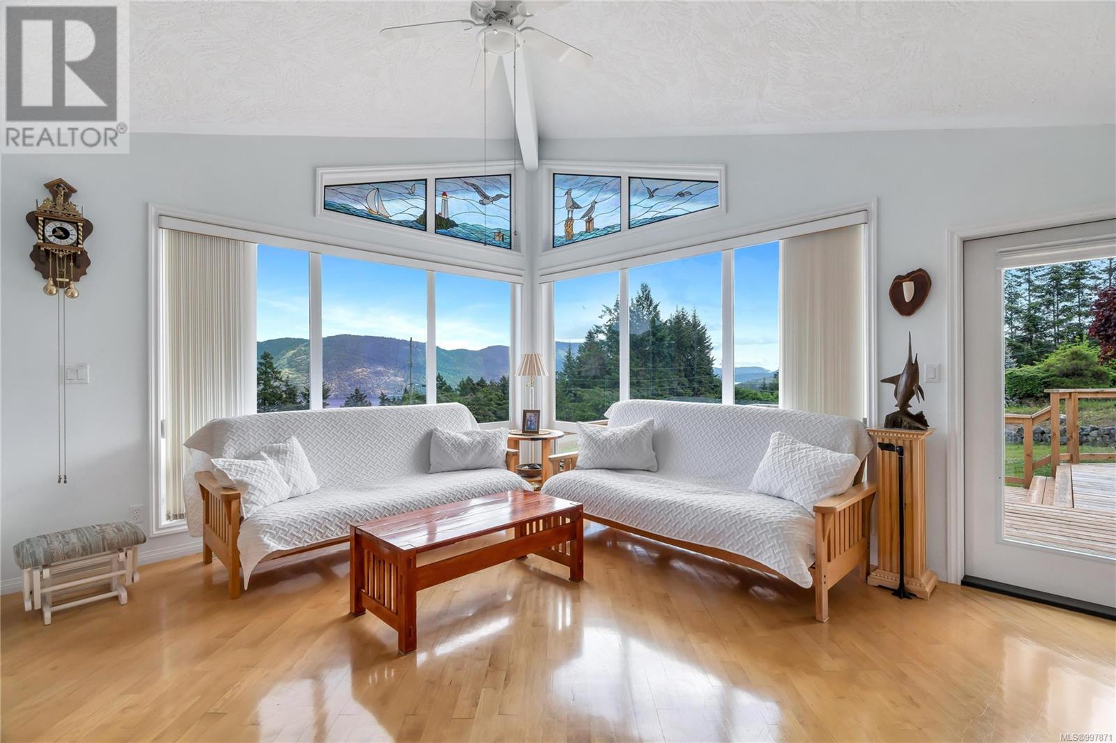 Property at 6572 Bird's Eye Dr image 5