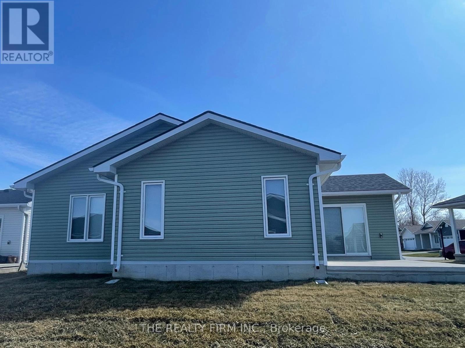 255 Lake Breeze Drive, Ashfield-Colborne-Wawanosh, Ontario  N7A 3Y3 - Photo 3 - X12142367