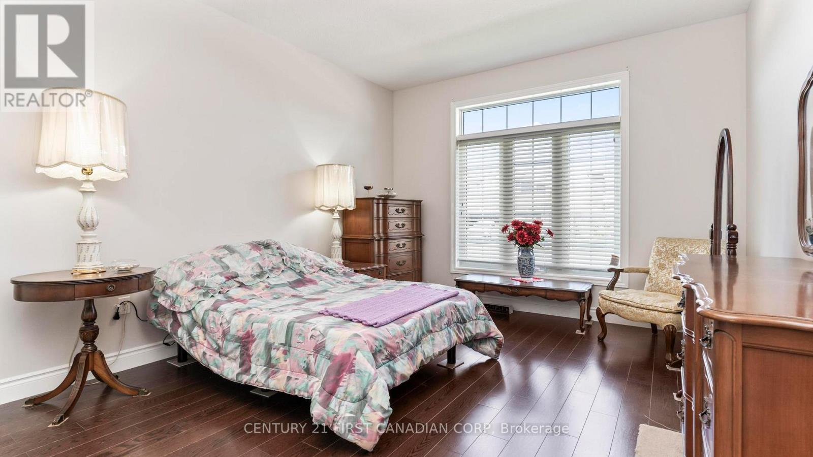 102 Caverhill Crescent, Middlesex Centre, Ontario  N0L 1R0 - Photo 17 - X12142385