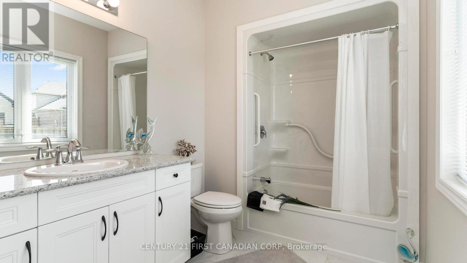 102 Caverhill Crescent, Middlesex Centre, Ontario  N0L 1R0 - Photo 19 - X12142385