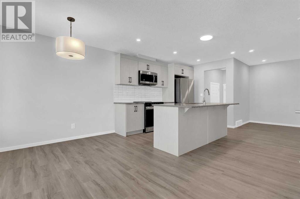 17 Southwinds Link Sw, Airdrie, Alberta  T4B 5L5 - Photo 3 - A2215008