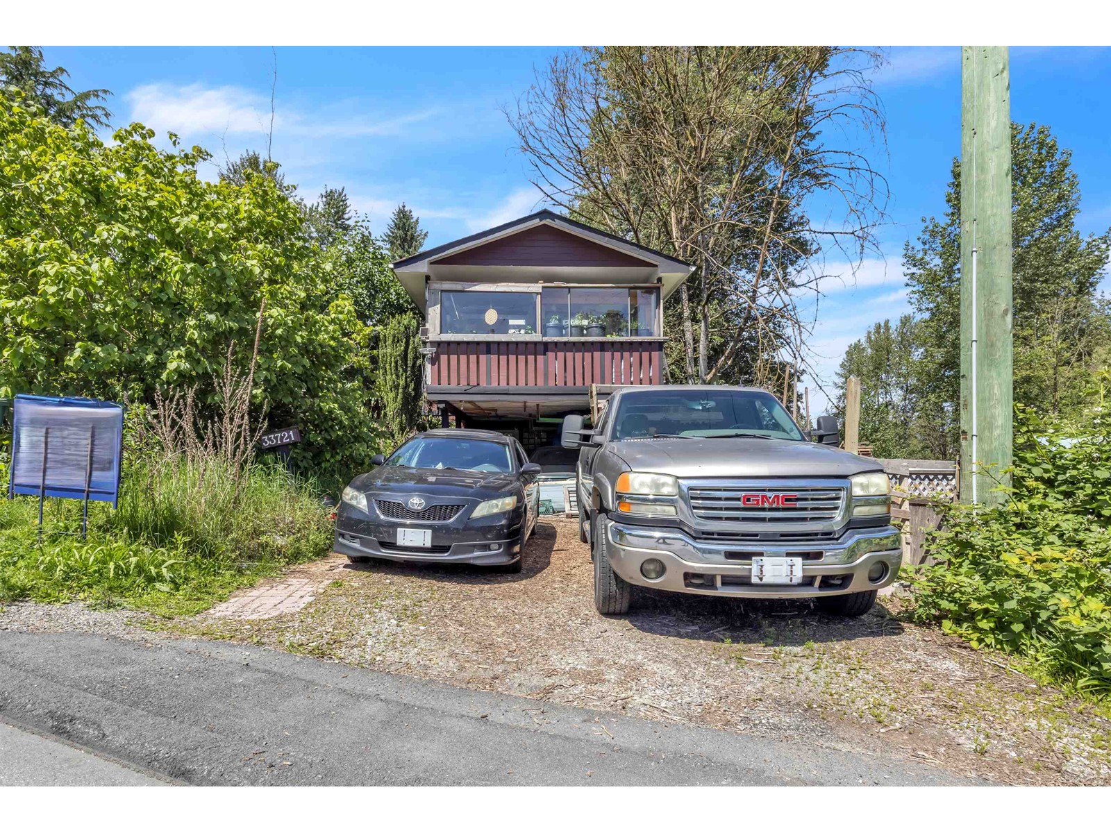Property at 33721 MOREY AVENUE image 2