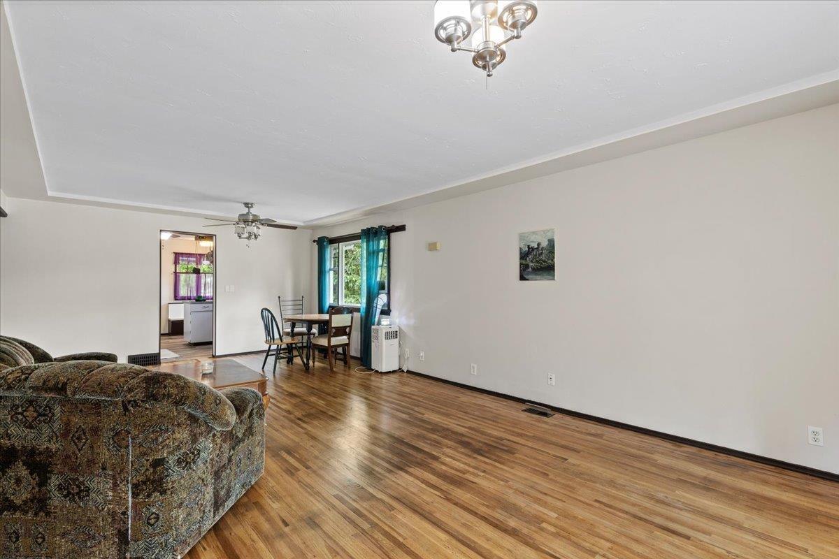 Property at 33721 MOREY AVENUE image 5